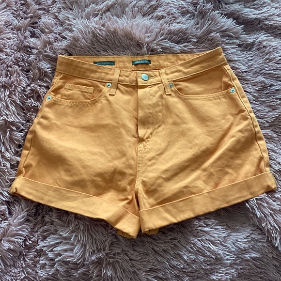 CUTE Highest Rise Mom Shorts! - Picture 1 of 4